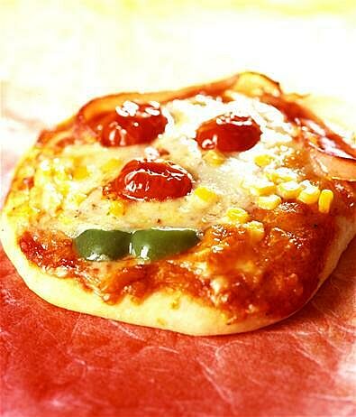 Funny face pizza