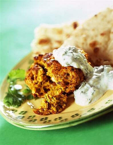 Chicken tikka burgers