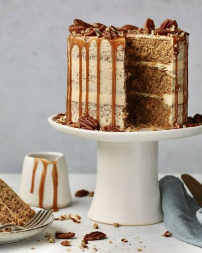 Coffee caramel pecan cake 4