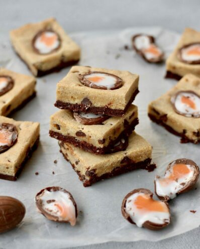Creme Egg Brookie Traybake 3 1024x1536